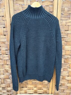 H&M Men's Black Ribbed Turtleneck Sweater